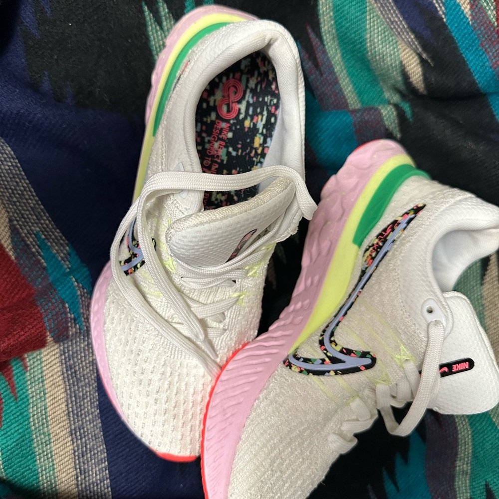 Nike women’s React 3